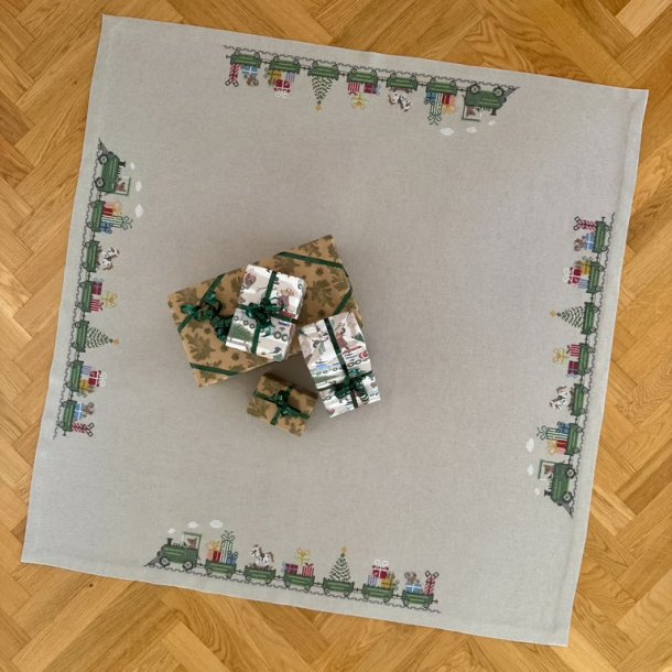Juletr�st�ppe juletoget 2028-10 Str. 128 x 128 cm.