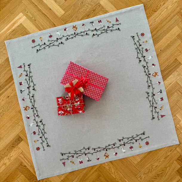 juletr�st�ppe julestemning 2028-11 Str. 128 x 128 cm.