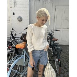 Sevilla Blouse - PetiteKnit strikkeopskrift