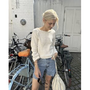 Sevilla Blouse - PetiteKnit strikkeopskrift