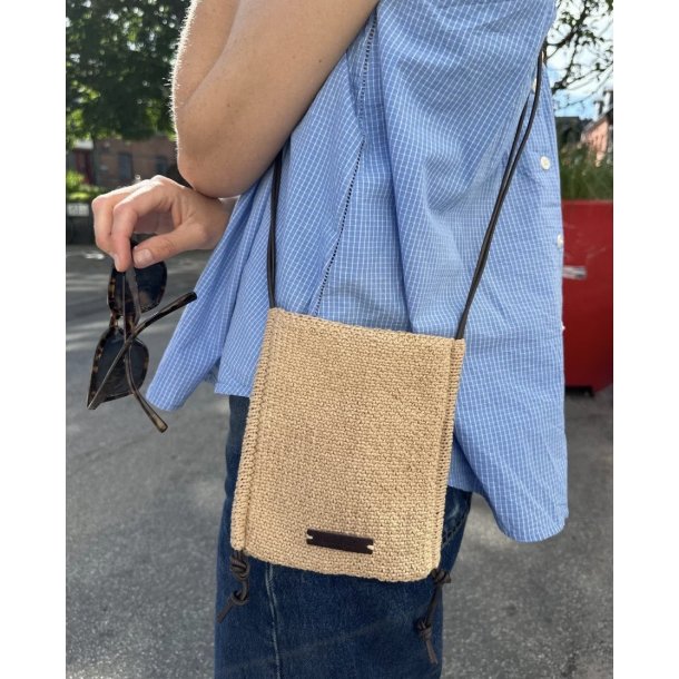 Sienna Bag strikkeopskrift af Petiteknit