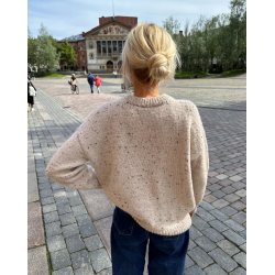 Sonja Sweater - strikkeopskrift fra PetiteKnit