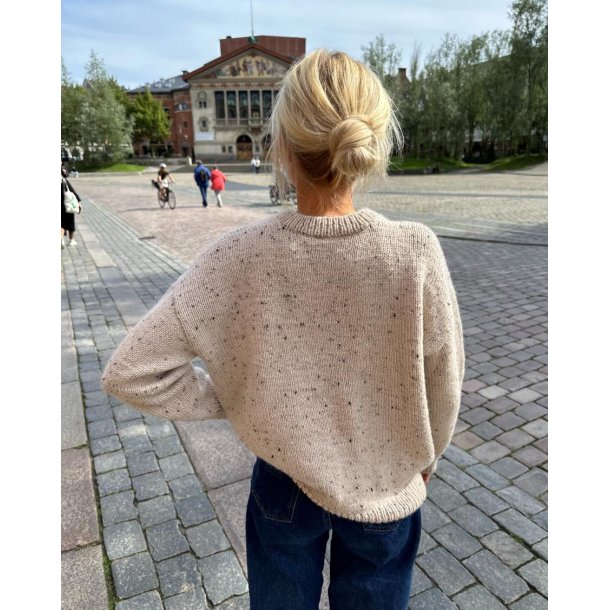 Sonja Sweater - strikkeopskrift fra PetiteKnit