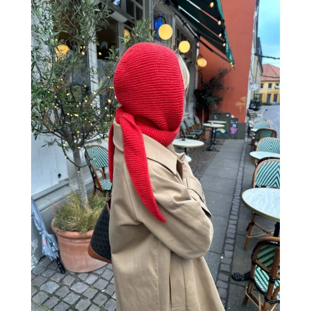 Sophie Hood - Strikkeopskrift fra PetiteKnit