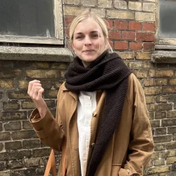 Sophie Shawl - strikkeopskrift fra PetiteKnit