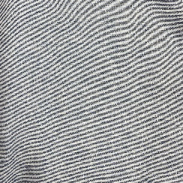 Hr/bomuld med smalle striber i bl/hvid pr. 0,25 m.