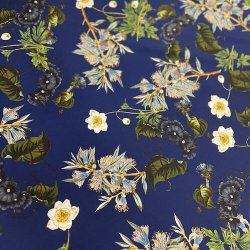 Polyester med blomster pr 0,25 m.