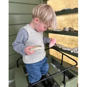 Storm Slipover Junior - strikkeopskrift fra PetiteKnit