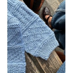 Storm Sweater Baby - strikkeopskrift fra PetiteKnit