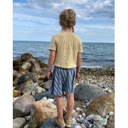 Sunday Tee Junior - strikkeopskrift fra PetiteKnit
