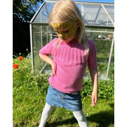 Sunday Tee Junior - strikkeopskrift fra PetiteKnit