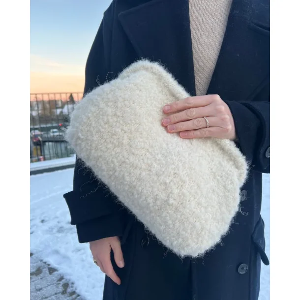 Frame til stor Clutch fra PetiteKnit