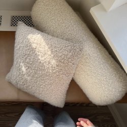 Teddy Pillow - strikkeopskrift fra PetiteKnit