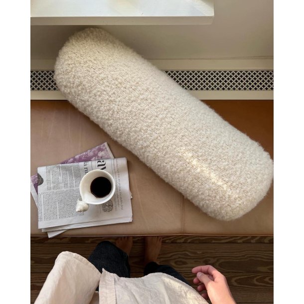 Teddy Pillow - strikkeopskrift fra PetiteKnit