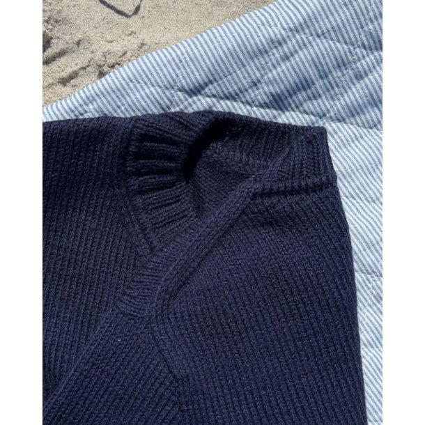 Vega Sweater - Strikkekit fra PetiteKnit