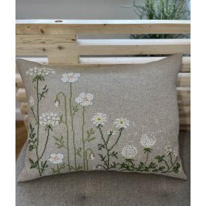 Wild On Purpose Pillow 2045-1 CA. 40 X 56 CM.