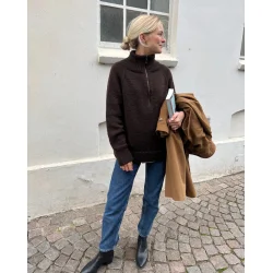 Zipper Sweater Light - strikkeopskrift fra PetiteKnit