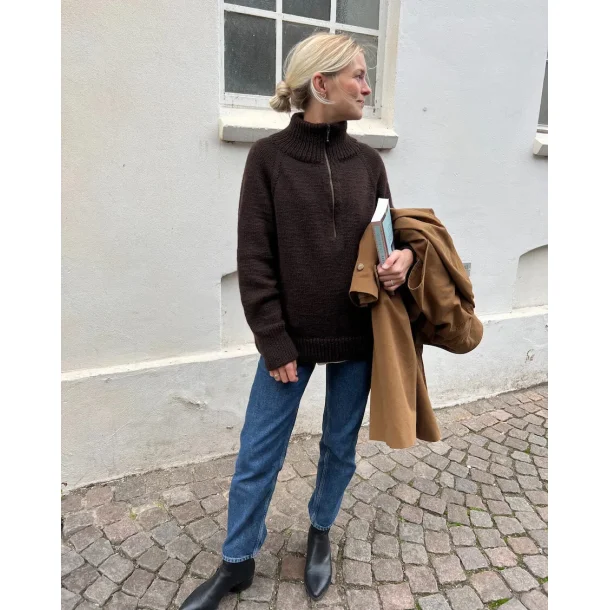 Zipper Sweater Light - strikkeopskrift fra PetiteKnit
