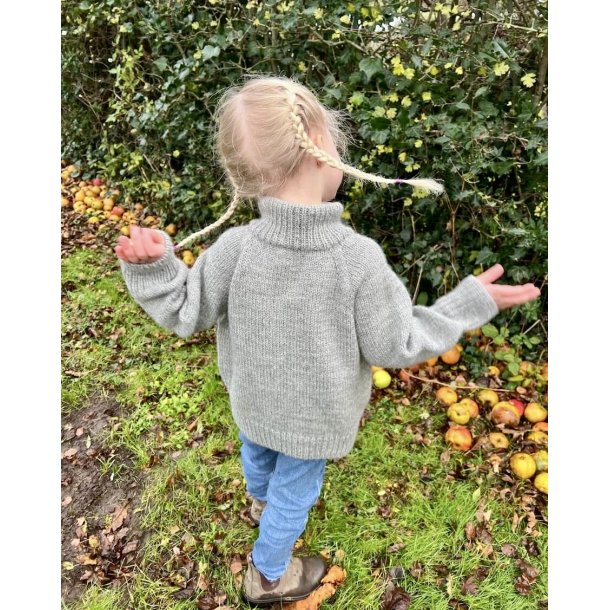 Zipper sweater light junior- strikkeopskrift fra PetiteKnit