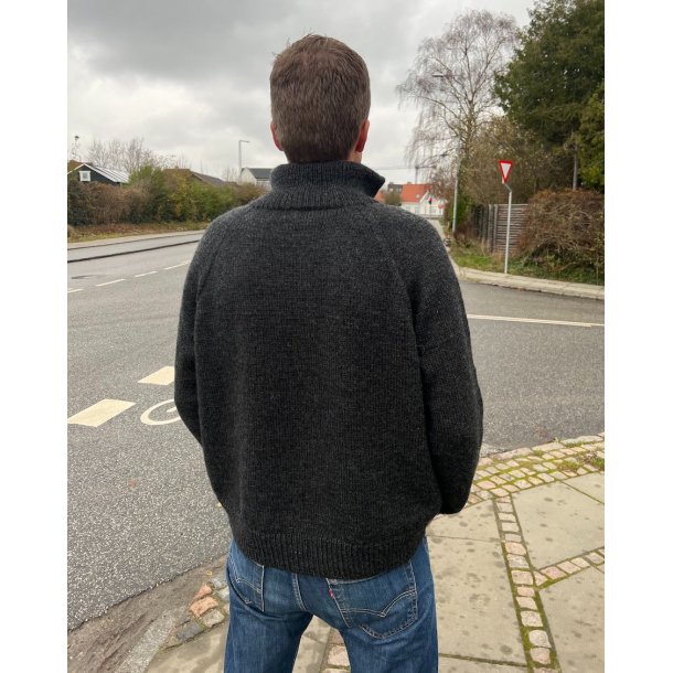 Zipper Sweater Light - Man - strikkeopskrift fra PetiteKnit