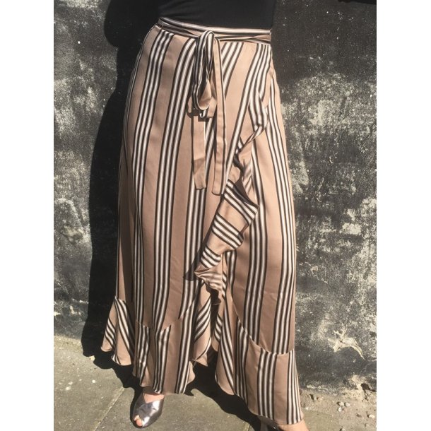 Onion 9013 - Sl om nederdele med volant til plusstrrelser. Snitmnster