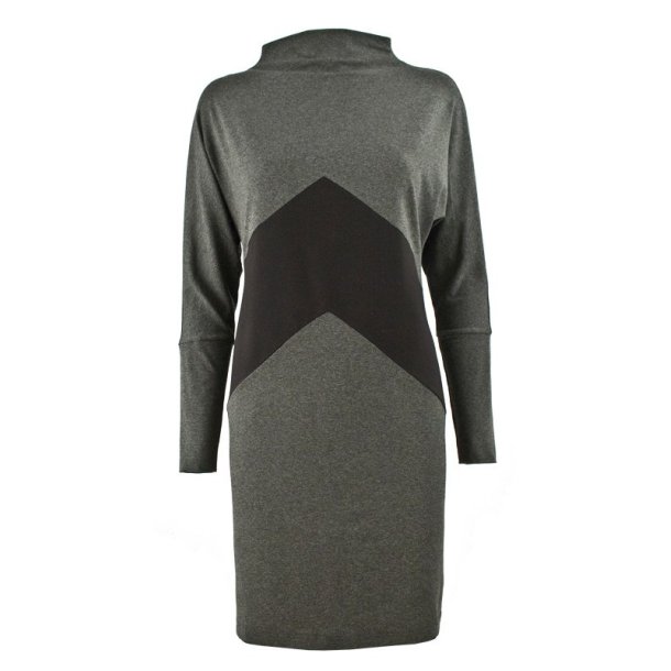 Onion 9007 - Cocoon kjole til strikstof til plusstrrelser. Snitmnster