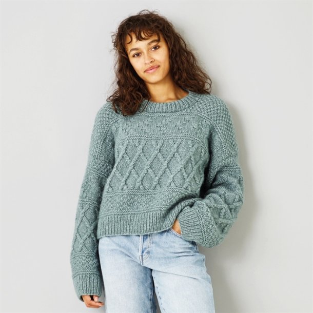 Oversize sweater med struktur - strikkekit med Alice garn by Permin