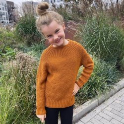 Alfreds Trje Junior - strikkeopskrift fra PetiteKnit