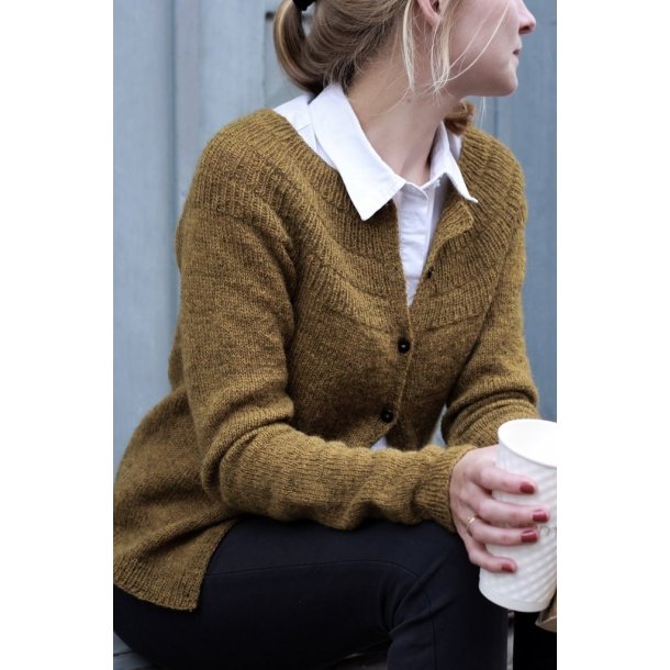Ankers Cardigan - My Size - strikkeopskrift fra PetiteKnit