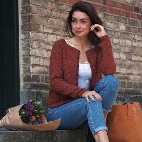 Annas Cardigan - My Size - strikkeopskrift fra PetiteKnit