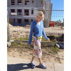 April Cardigan - strikkeopskrift fra PetiteKnit