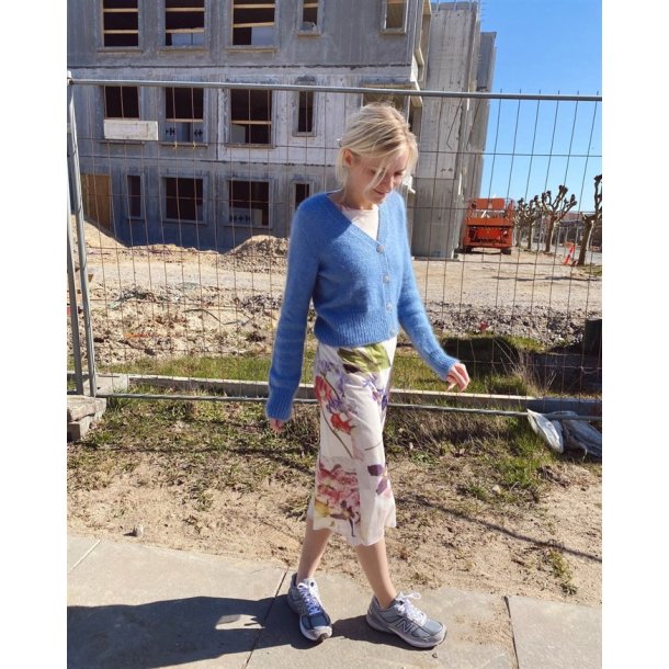 April Cardigan - strikkeopskrift fra PetiteKnit