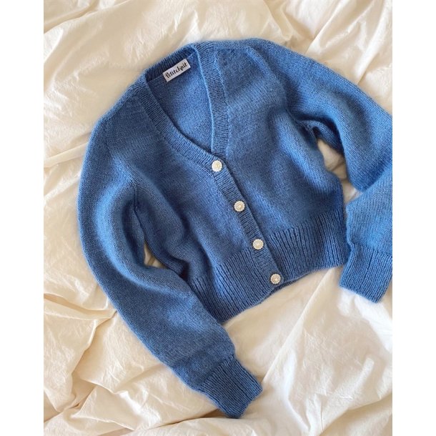 April Cardigan - strikkeopskrift fra PetiteKnit