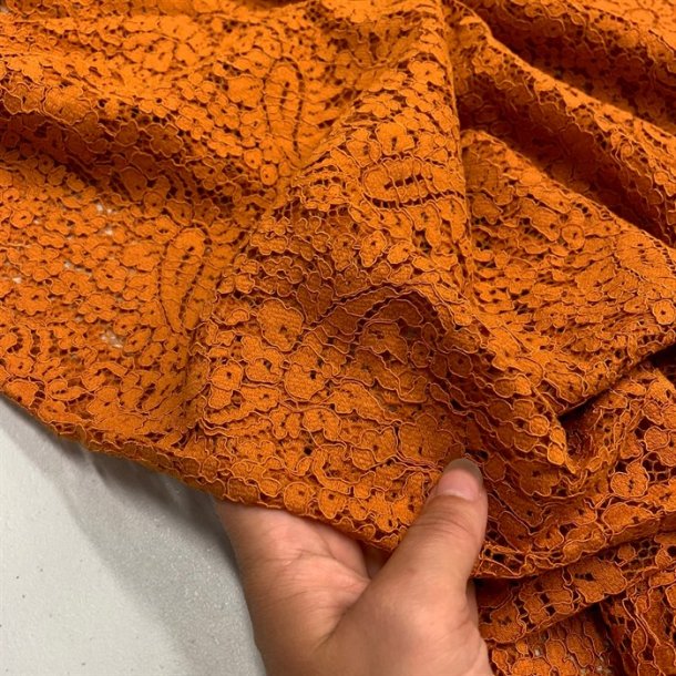 Blonde med paisley mnster i stvet orange - pr. 0,25 meter