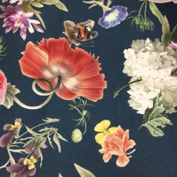 Boligstof med smukke blomster p en petrol-bl bund - pr. 0,25 meter