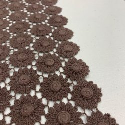 Bomuldsblonde med margeritter i brun - pr. 0,25 meter