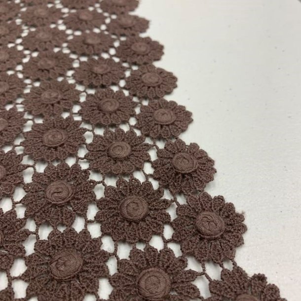 Bomuldsblonde med margeritter i brun - pr. 0,25 meter