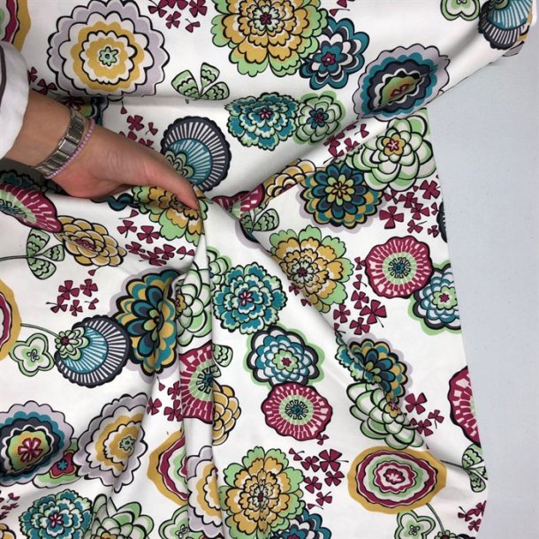 Bomuldslrred med strk - Hvid med farverige blomster - pr. 0,25 meter