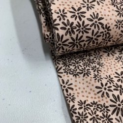 Bomuldspoplin i beige med blomster og prikker - pr. 0,25 meter