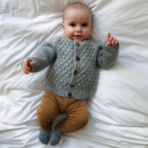 Carls Cardigan - strikkeopskrift fra PetiteKnit