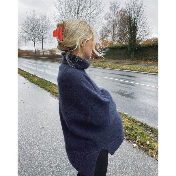 Chestnut Sweater - strikkeopskrift fra PetiteKnit