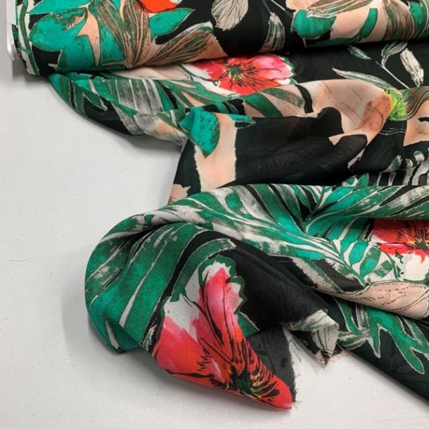 Creppet viskose chiffon med maleriske blade og blomster - pr. 0,25 meter