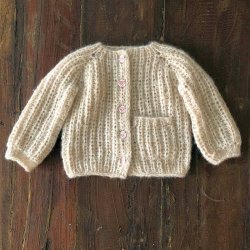 Drmmecardigan Mini - opskrift fra CaMaRose