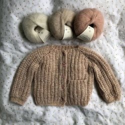 Drmmecardigan Mini - opskrift fra CaMaRose