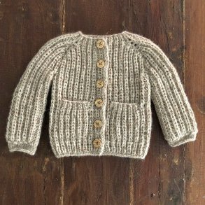 Drmmecardigan Mini - opskrift fra CaMaRose