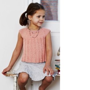 Top med retstrikket brestykke - strikkekit med Elise garn by Permin