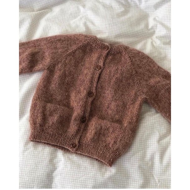 Ellens Cardigan - strikkeopskrift fra PetiteKnit