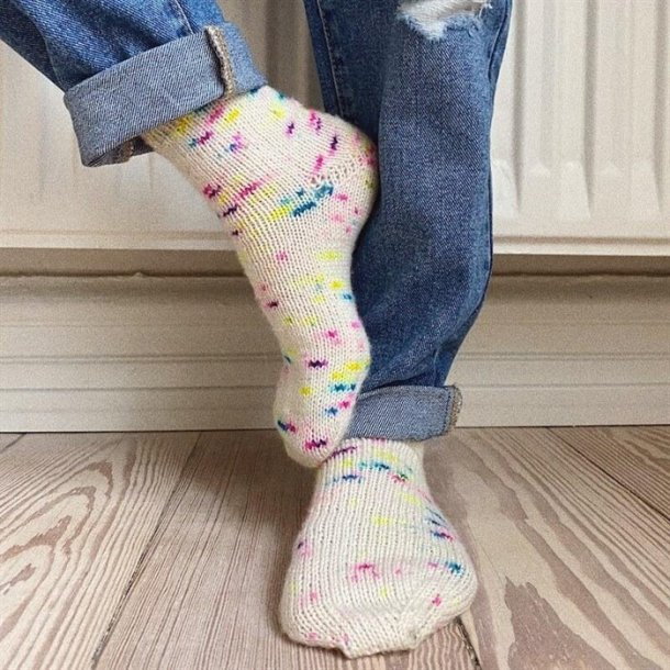 Everyday Socks Junior - strikkeopskrift fra PetiteKnit