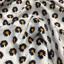 Fin bomuldslrred i hvid med marguerit blomster - pr. 0,25 meter
