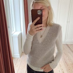 Friday Slipover V-neck - PetiteKnit strikkekit